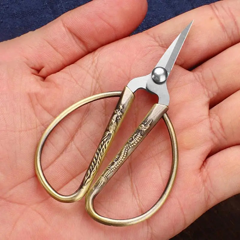 Tesoura de costura retrô de aço inoxidável para alfaiate, cortador de tecido para bordado, tesoura vintage de aço de alta durabilidade (cópia)